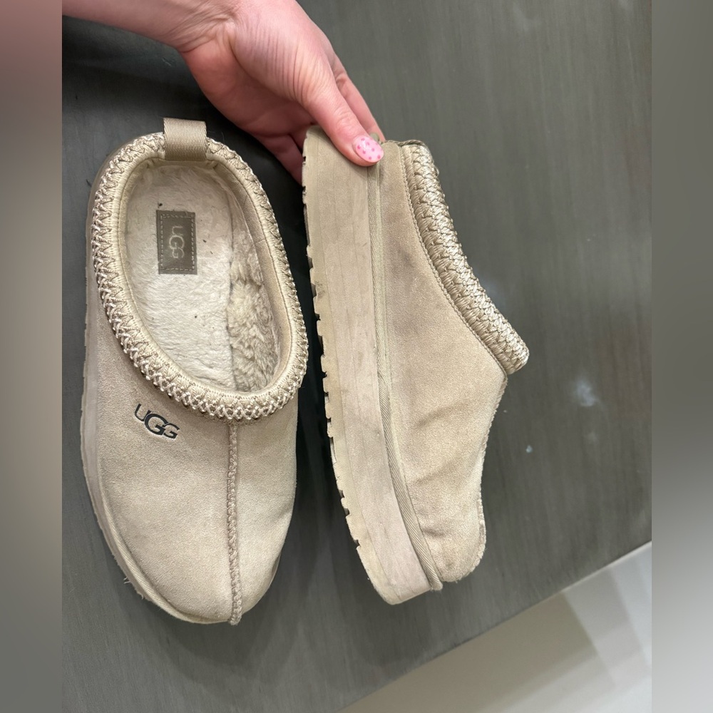 Ugg Slippers - image 4
